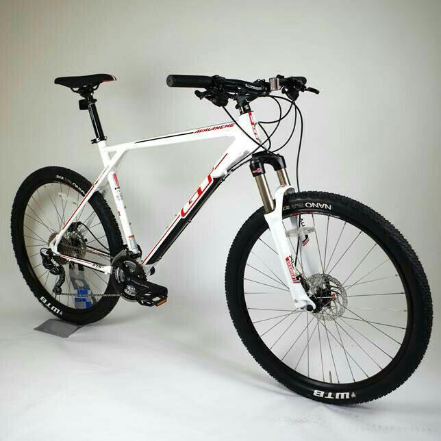 <a href="https://vershinaprokat.bitrix24.ru/crm/catalog/14/product/870/?">Велосипед Горный Avalanche GT</a>    <span style="font-weight: 700">1 час / 1 день</span><br>